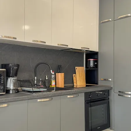 Apartamento Elite Business With Free Gym Pass, Street Parking And Full Office Setup *