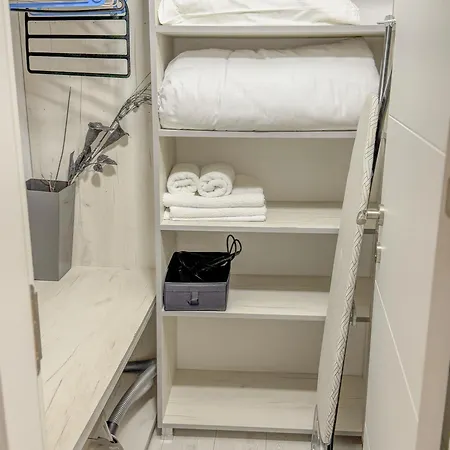 Elite Business With Free Gym Pass, Street Parking And Full Office Setup Appartement