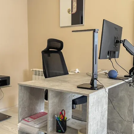 Elite Business With Free Gym Pass And Full Office Setup Apartment Plowdiw