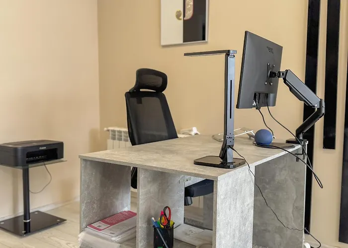 Elite Business With Free Gym Pass, Street Parking And Full Office Setup Appartamento Plovdiv